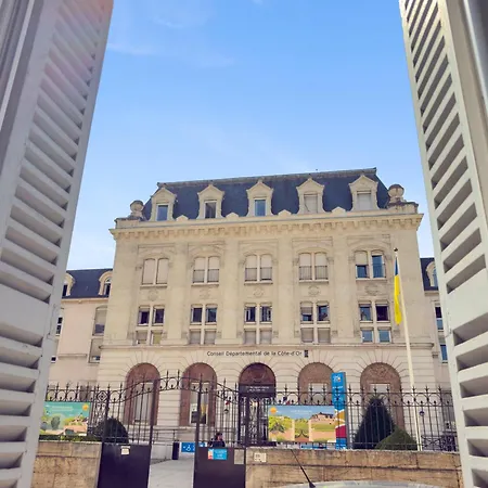 Charme & Confort Avec Exterieur Privatif En Apartment